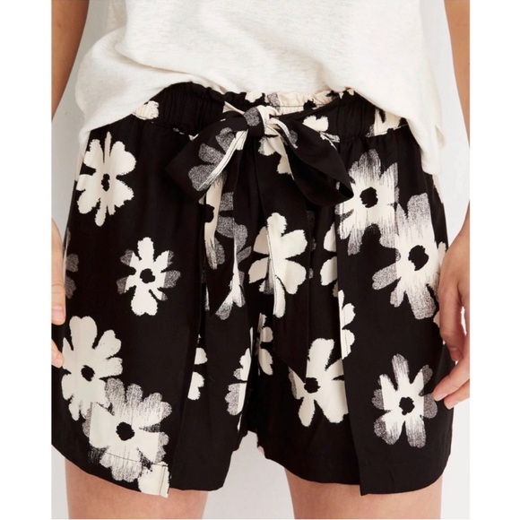 Madewell Pants - Madewell Black Floral Tie-Waist High-Rise Shorts Size Medium Flowy Boho Summer